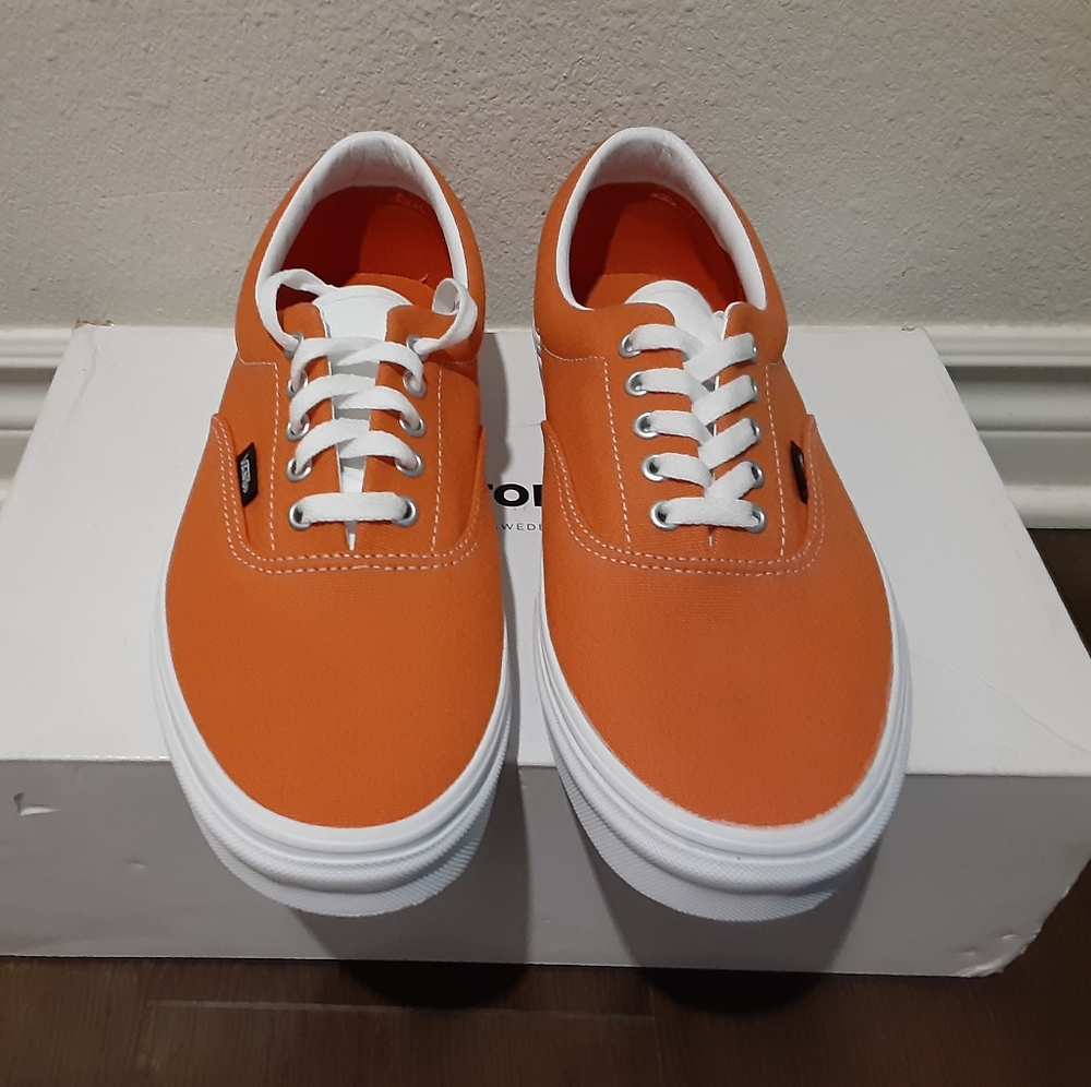 Vans - Picture 3 of 4